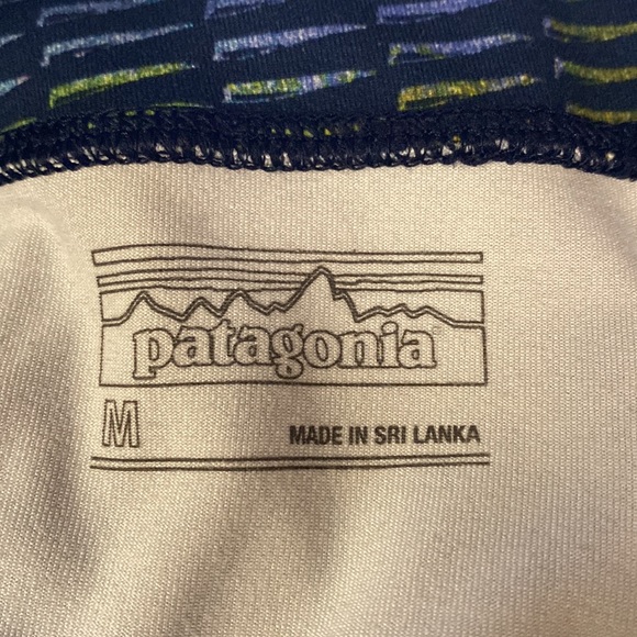 Patagonia Centered Yoga Capri Leggings Multi-Colored Graphic Size Medium VGC - Picture 8 of 8